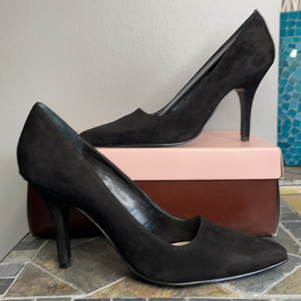 Bandolino Black Suede Pumps  - BD7Gilla